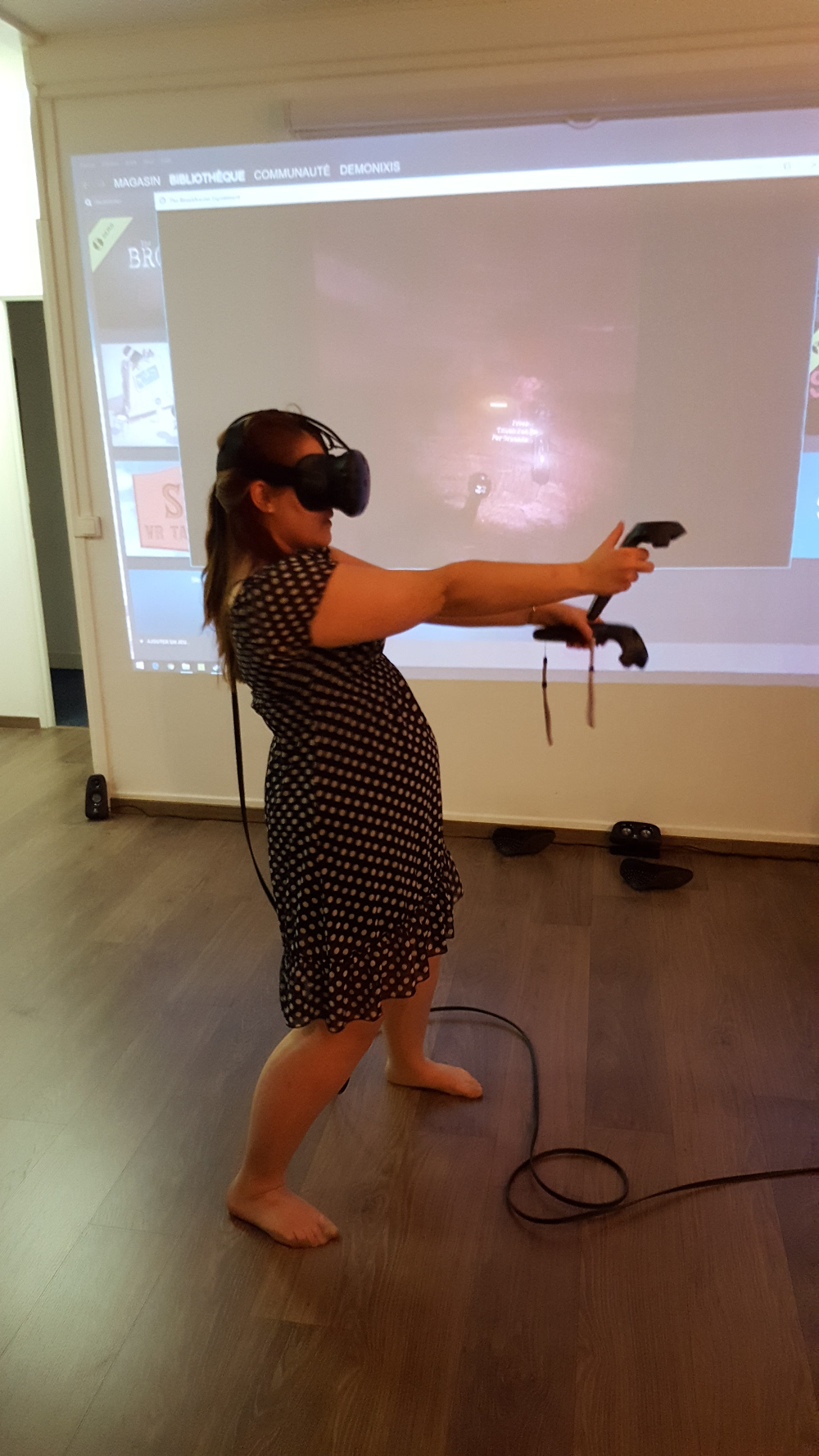 Laureline est immergée dans un monde virtuel
